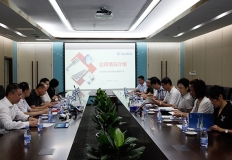南山區(qū)人大常委會副主任鄧志榮一行蒞臨長亮科技考察指導
